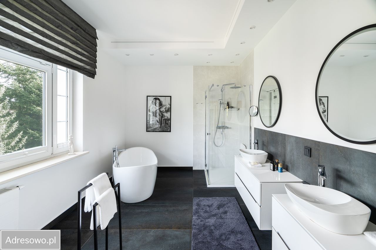 dom wolnostojący, 6 pokoi Chyby. Zdjęcie 12