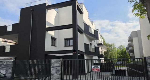 Mieszkanie 3-pokojowe Warszawa Bielany, ul. Jerzego Bajana. Zdjęcie 2