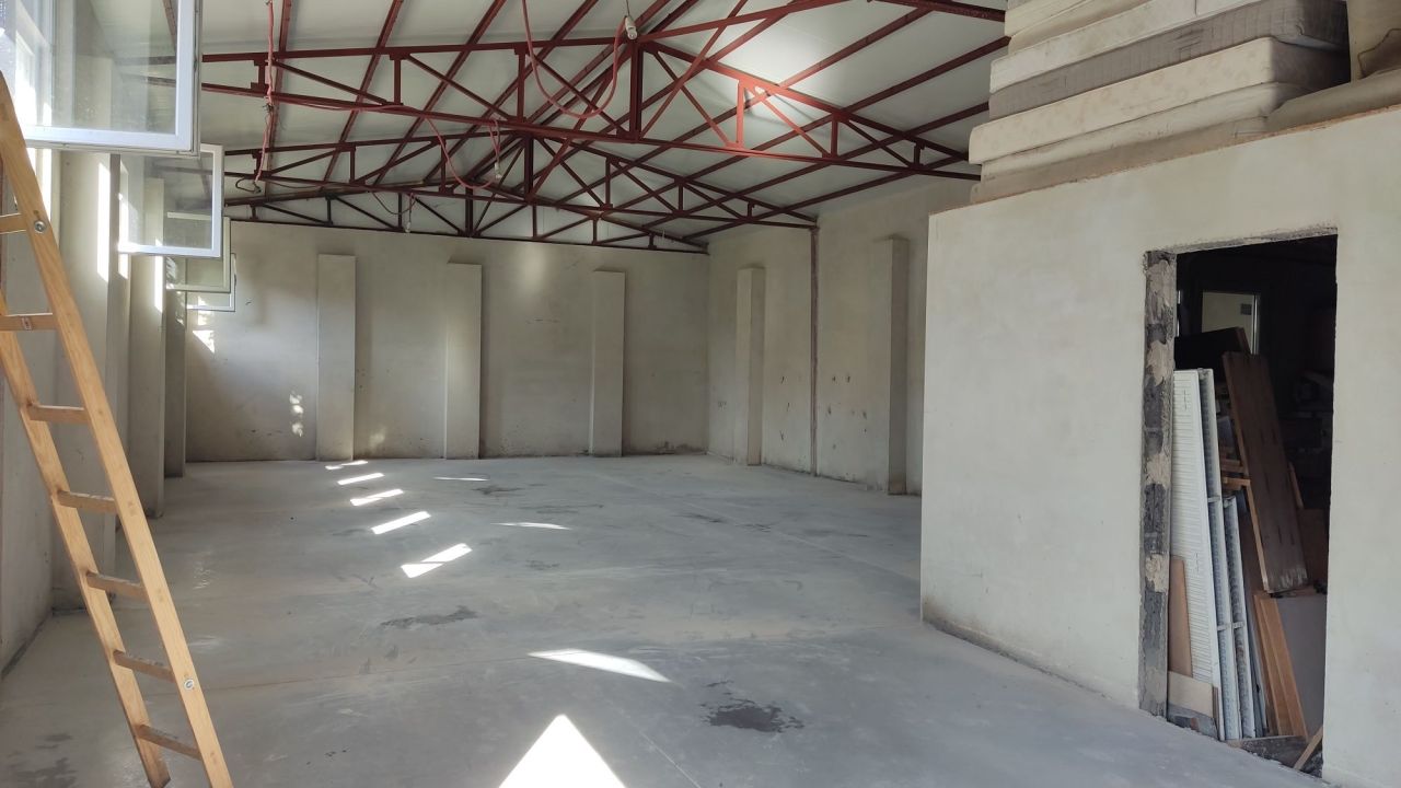 Hala/magazyn Marki. Zdjęcie 3