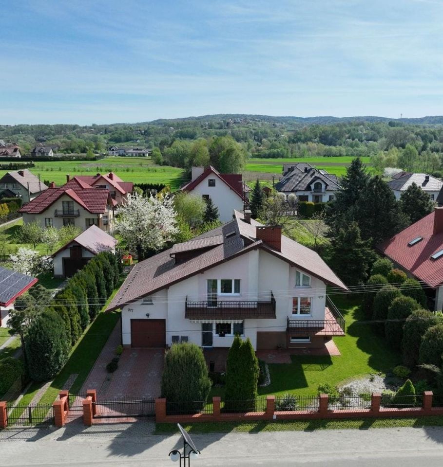 dom wolnostojący, 5 pokoi Rzuchowa. Zdjęcie 9