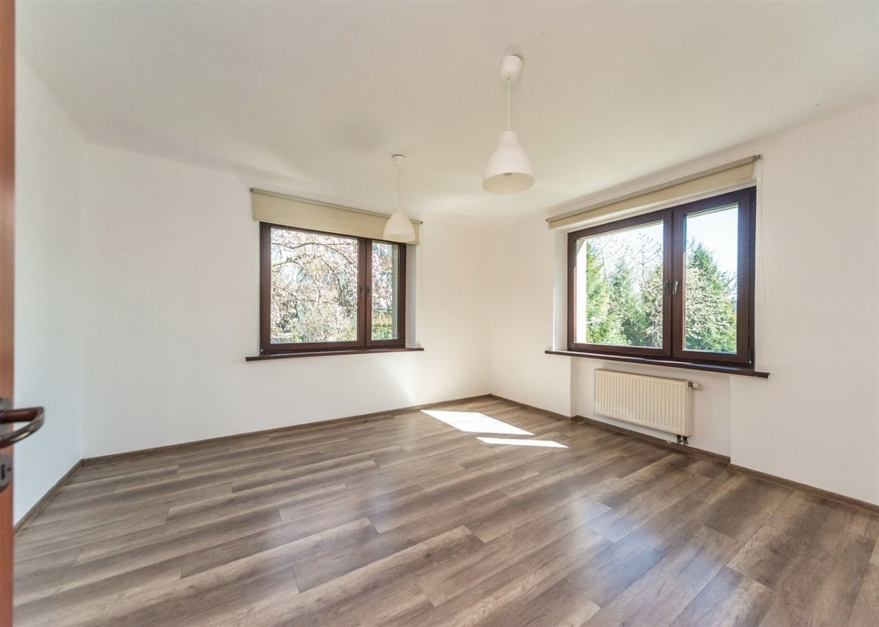 dom wolnostojący, 6 pokoi Bielsko-Biała, ul. Konstantego Damrota. Zdjęcie 2