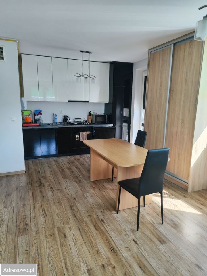 Mieszkanie 3-pokojowe Ząbki. Zdjęcie 3