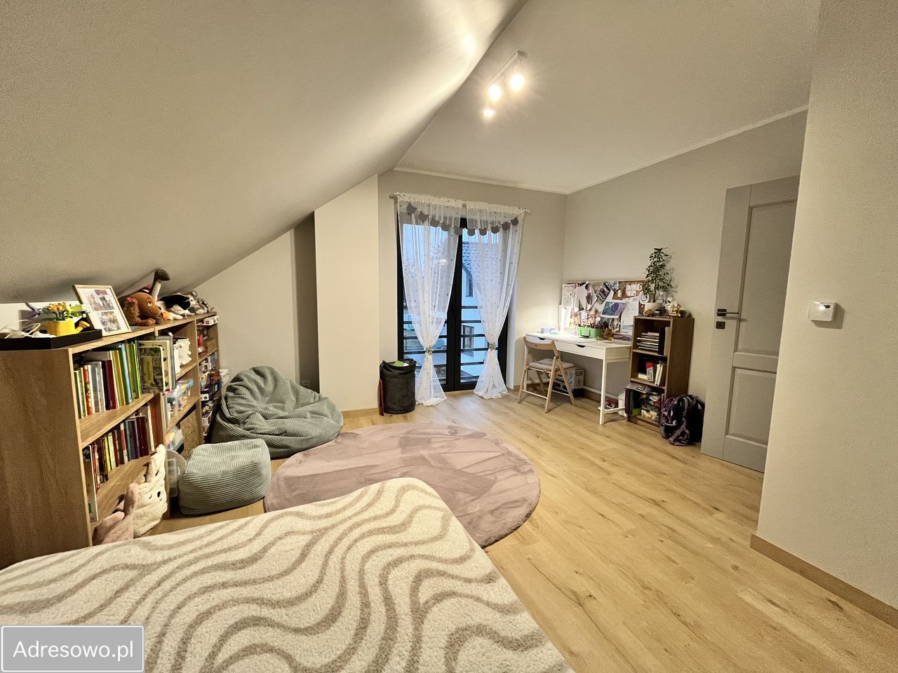 dom wolnostojący, 5 pokoi Oleśniczka. Zdjęcie 9