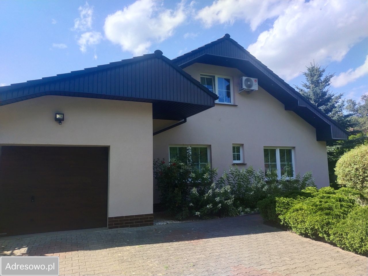 dom wolnostojący, 4 pokoje Księginice. Zdjęcie 1