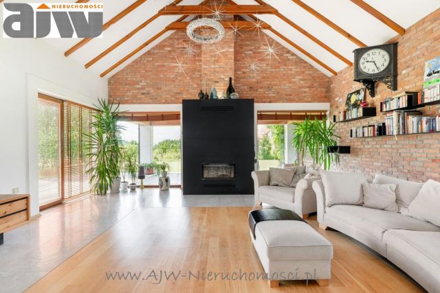 dom wolnostojący, 7 pokoi Osieck. Zdjęcie 1