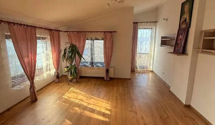 dom wolnostojący, 5 pokoi Piława Górna, ulica