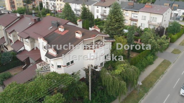 dom szeregowy, 8 pokoi Tomaszów Mazowiecki. Zdjęcie 2