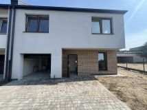 dom szeregowy, 6 pokoi Solec, ul. Jaśminowa. Zdjęcie 2