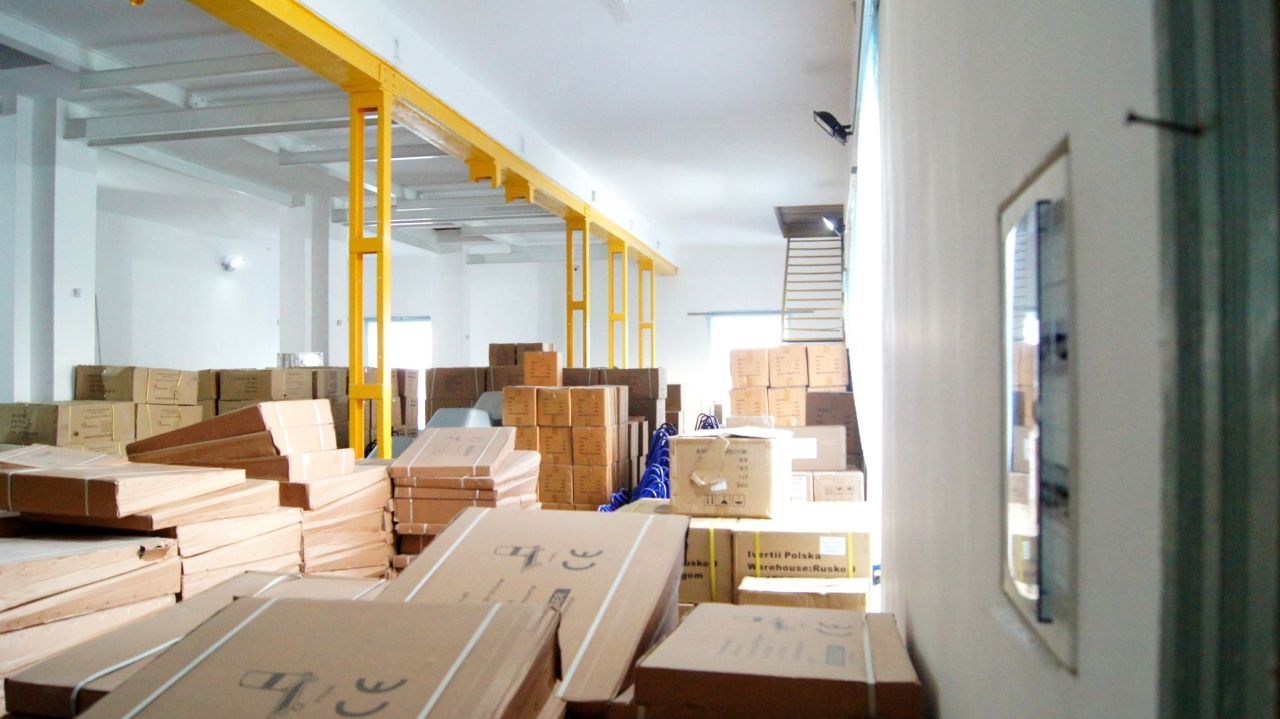 Hala/magazyn Rusko. Zdjęcie 3