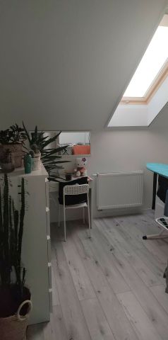 dom szeregowy, 4 pokoje Dąbrowa, ul. Admirała Andrzeja Karwety. Zdjęcie 2