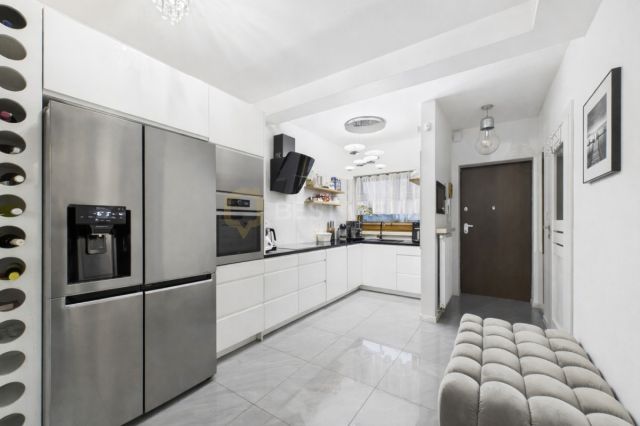 dom szeregowy, 5 pokoi Łomianki Dolne, ul. Kościelna Droga. Zdjęcie 2