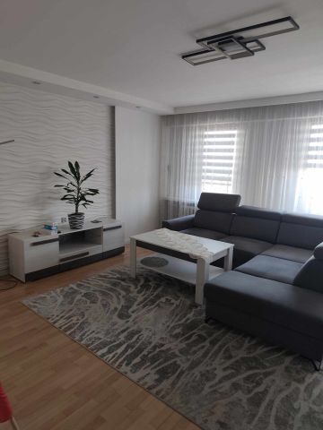 Mieszkanie 4-pokojowe Zambrów, ul. Prymasa Stefana Wyszyńskiego. Zdjęcie 1