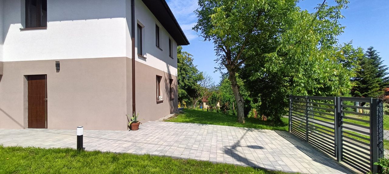 dom wolnostojący, 6 pokoi Bielsko-Biała Aleksandrowice, ul. Komandorska