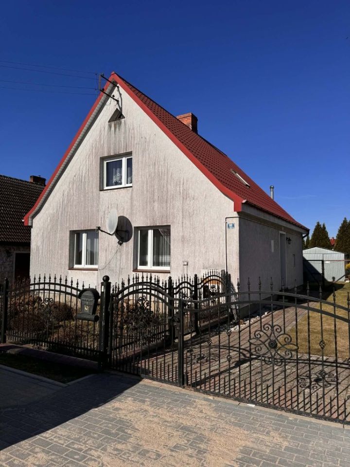 dom wolnostojący, 3 pokoje Gościno, ul. Wyspiańskiego. Zdjęcie 1