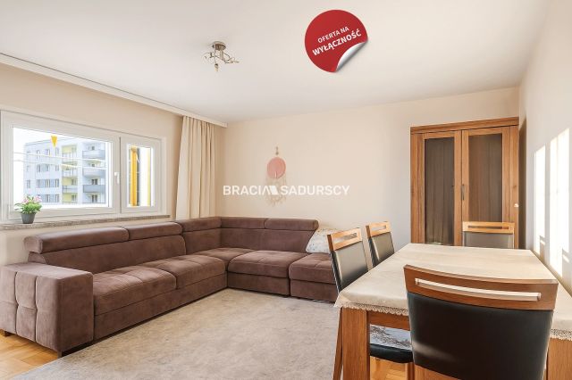 Mieszkanie 4-pokojowe Kraków Mistrzejowice, os. Oświecenia. Zdjęcie 1