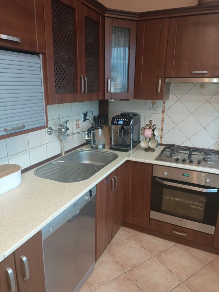 Mieszkanie 3-pokojowe Bełchatów. Zdjęcie 4