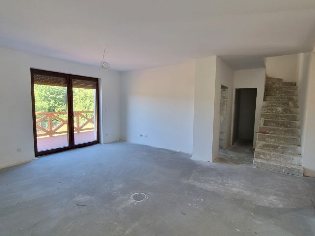 dom wolnostojący, 6 pokoi Bagno. Zdjęcie 13