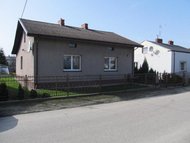 dom wolnostojący Skierniewice, ul. dr. Wiktora Łabędzkiego. Zdjęcie 1