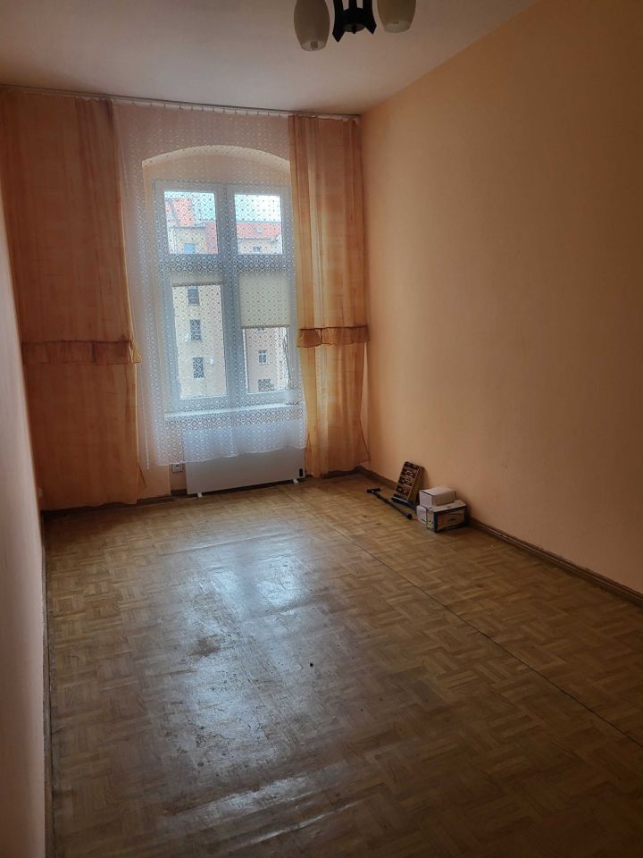 Mieszkanie 3-pokojowe Legnica. Zdjęcie 5