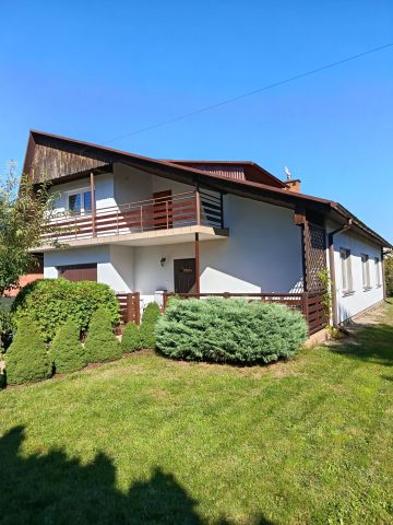 dom wolnostojący Nowa Dęba, ul. Sosnowa. Zdjęcie 1