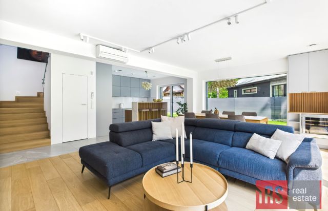 dom wolnostojący, 5 pokoi Sulejówek. Zdjęcie 3