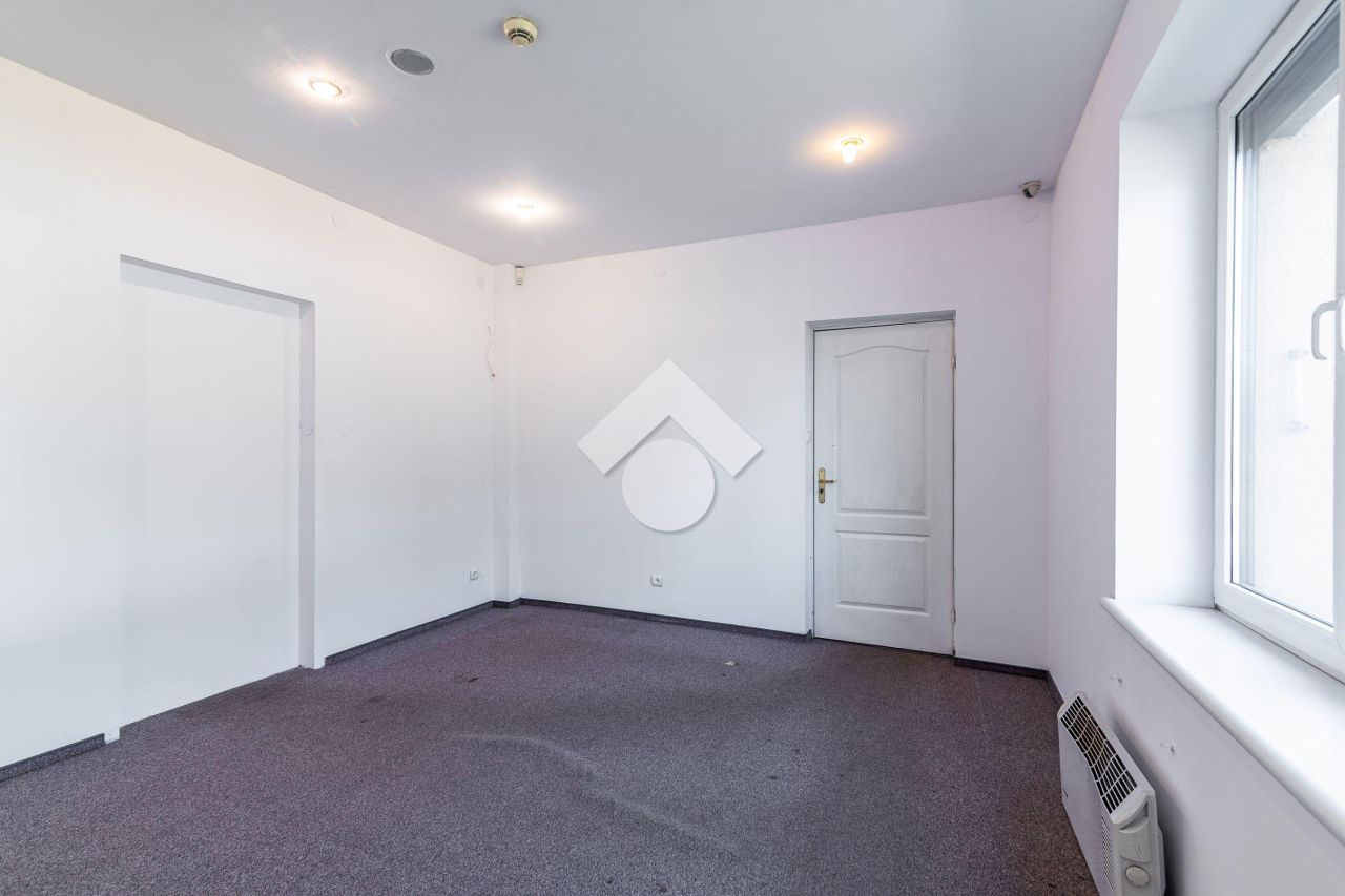 Lokal Kraków Podgórze Duchackie, ul. gen. Henryka Kamieńskiego. Zdjęcie 11