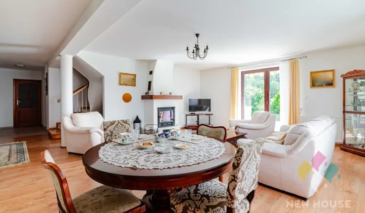 dom wolnostojący, 6 pokoi Cierzpięty