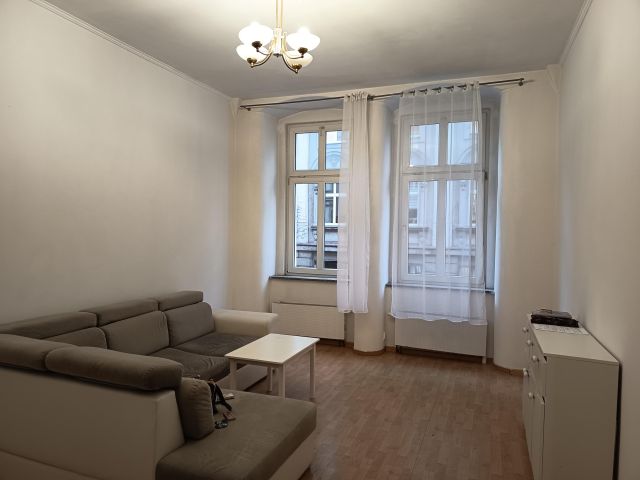 Mieszkanie 3-pokojowe Wałbrzych Śródmieście, ul. Juliusza Słowackiego. Zdjęcie 1