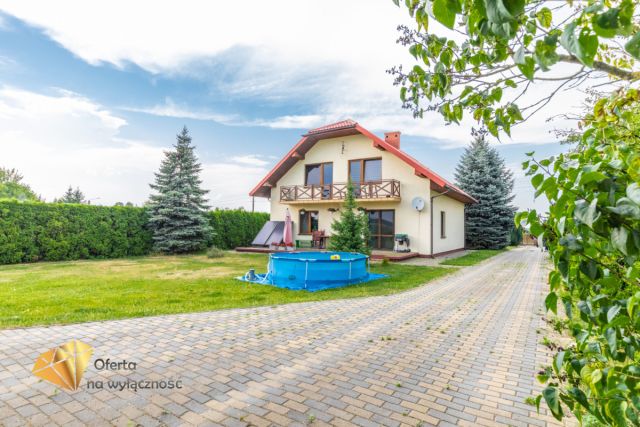 dom wolnostojący, 5 pokoi Kozłówka. Zdjęcie 1