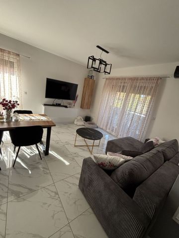 Mieszkanie 3-pokojowe Nowogród Bobrzański. Zdjęcie 1