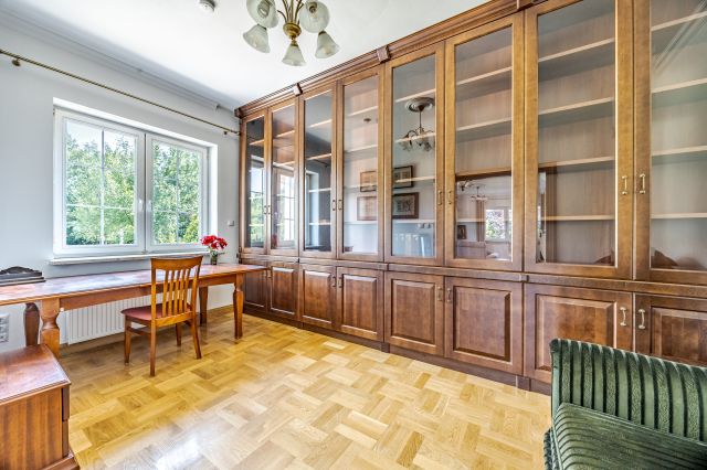 dom wolnostojący, 11 pokoi Michałowice, -. Zdjęcie 8