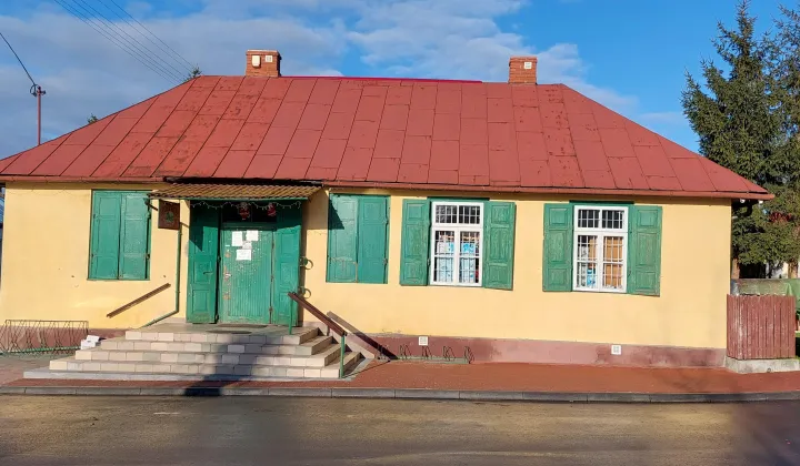 Lokal Stężyca, Plac Senatorski