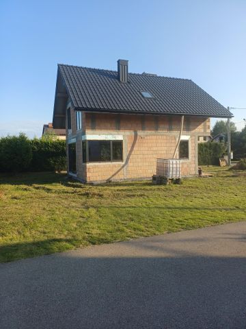 dom wolnostojący, 4 pokoje Rzezawa, ul. Osiedlowa. Zdjęcie 1