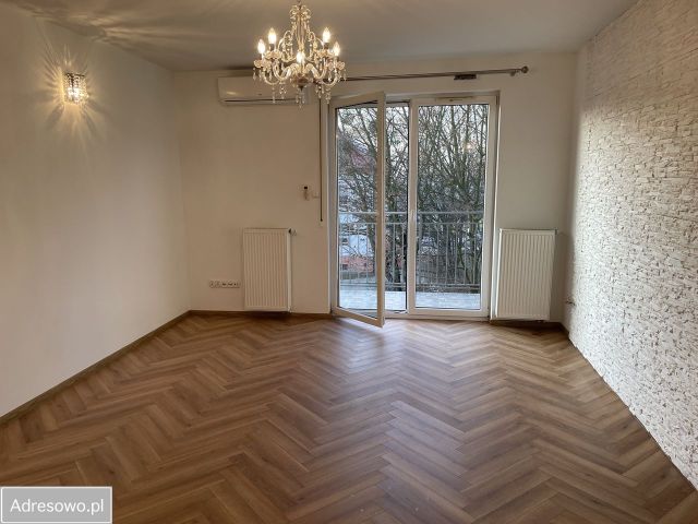 Mieszkanie 3-pokojowe Oświęcim, ul. Żwirki i Wigury. Zdjęcie 1