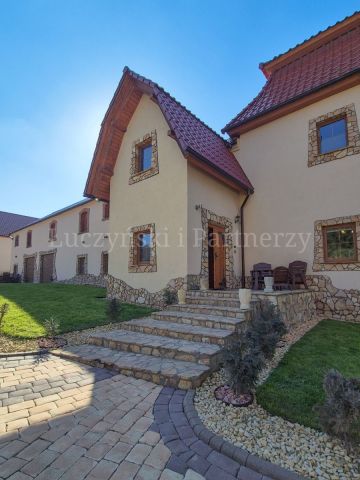 dom wolnostojący, 7 pokoi Rząśnik. Zdjęcie 2