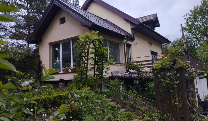 dom wolnostojący, 4 pokoje Oleśnik