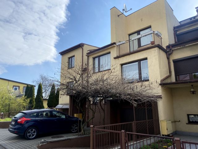 dom szeregowy, 11 pokoi Wieruszów, ul. Elizy Orzeszkowej. Zdjęcie 4