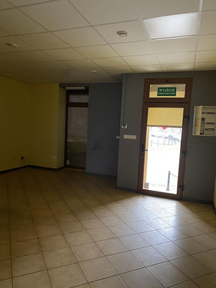 Lokal Świdnica Centrum, pl. Grunwaldzki. Zdjęcie 2