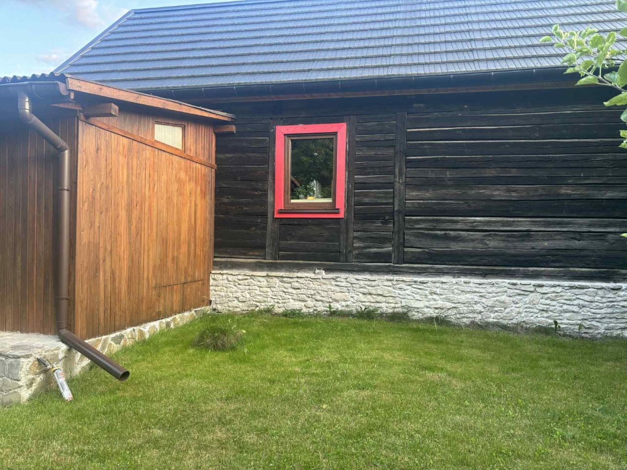 dom wolnostojący, 2 pokoje Czechów