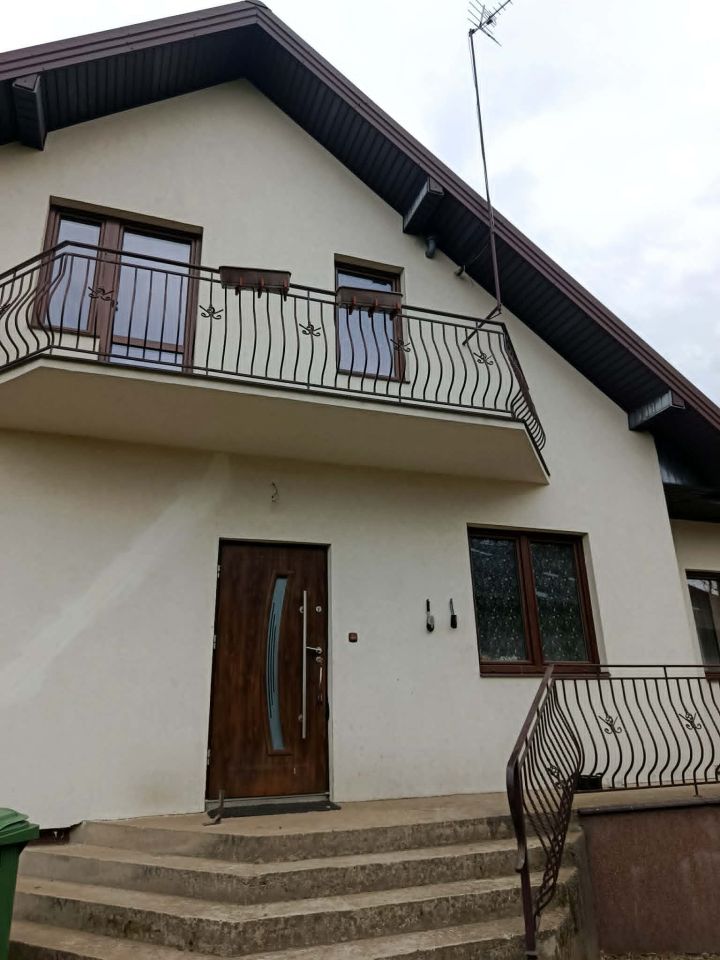 dom wolnostojący, 7 pokoi Kazimierzów. Zdjęcie 2