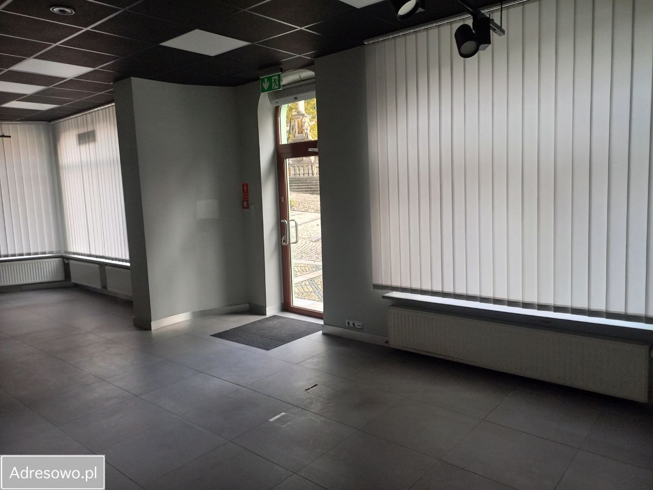 Lokal Kłodzko Centrum, pl. Bolesława Chrobrego. Zdjęcie 2