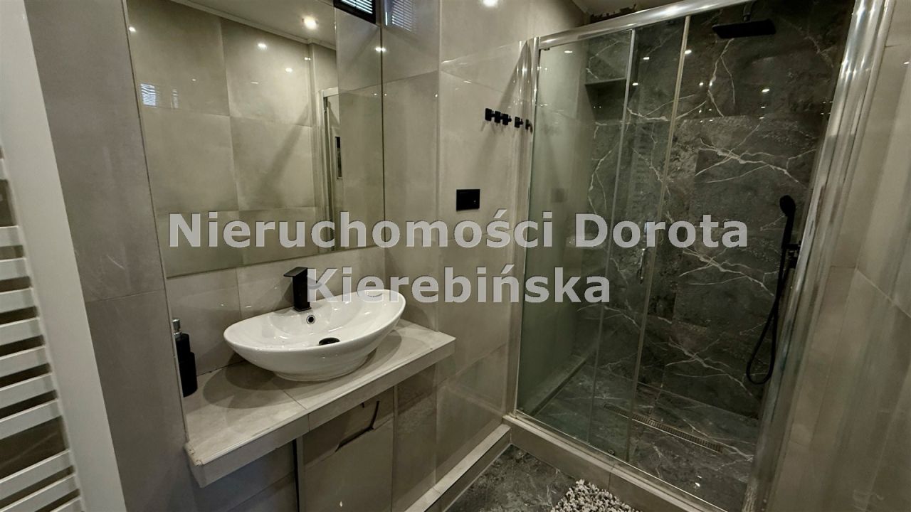 dom wolnostojący, 10 pokoi Tomaszów Mazowiecki. Zdjęcie 20