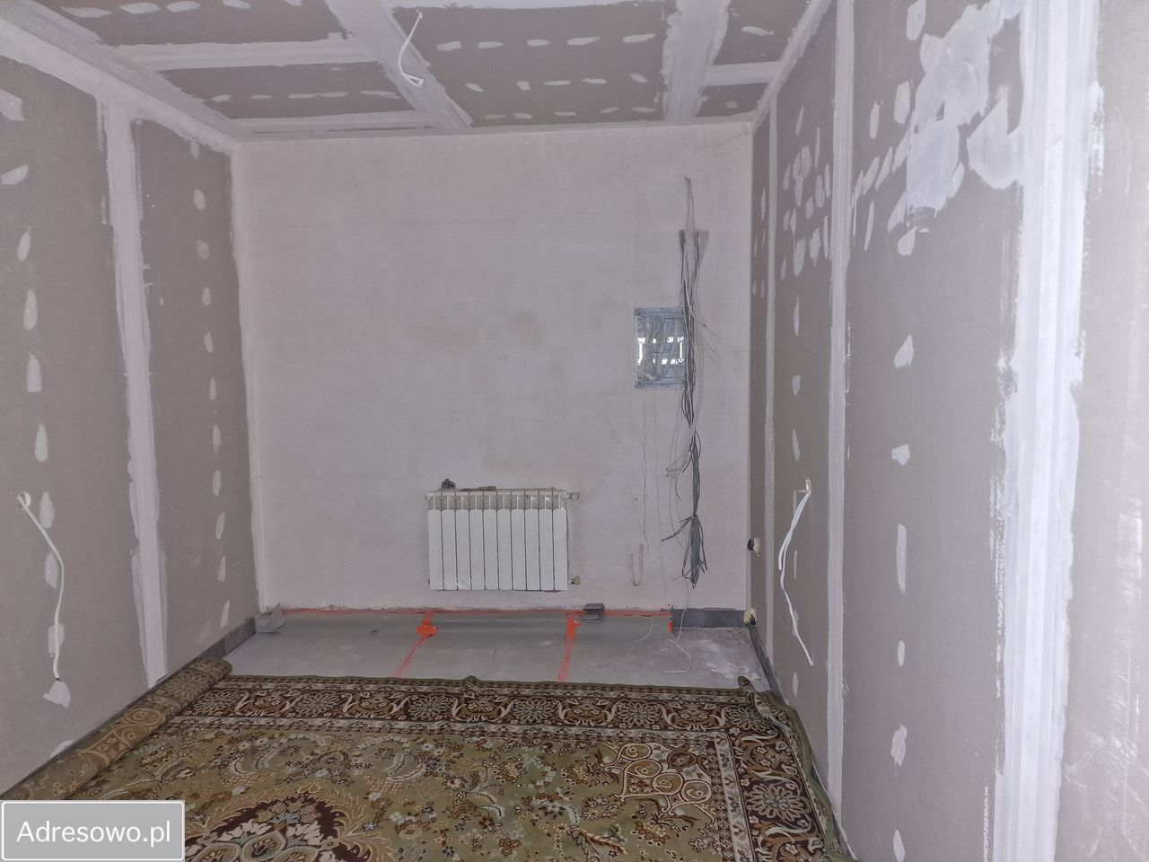 dom wolnostojący, 4 pokoje Hrud. Zdjęcie 9