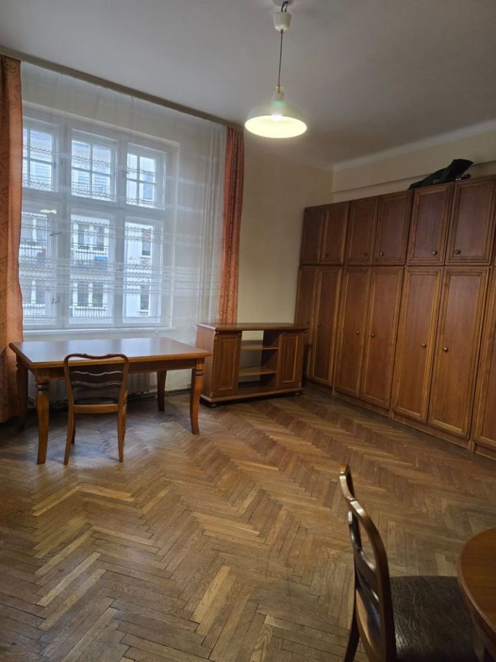 Mieszkanie 2-pokojowe Kraków Stare Miasto, ul. rtm. Zbigniewa Dunin-Wąsowicza. Zdjęcie 4