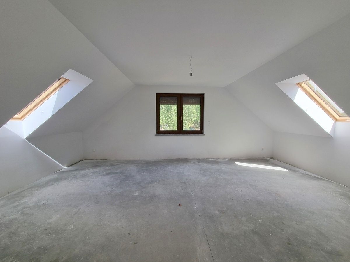 dom wolnostojący, 6 pokoi Bagno. Zdjęcie 17