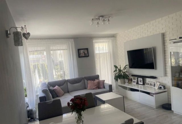 Mieszkanie 3-pokojowe Gdynia Mały Kack, ul. Kameralna. Zdjęcie 1