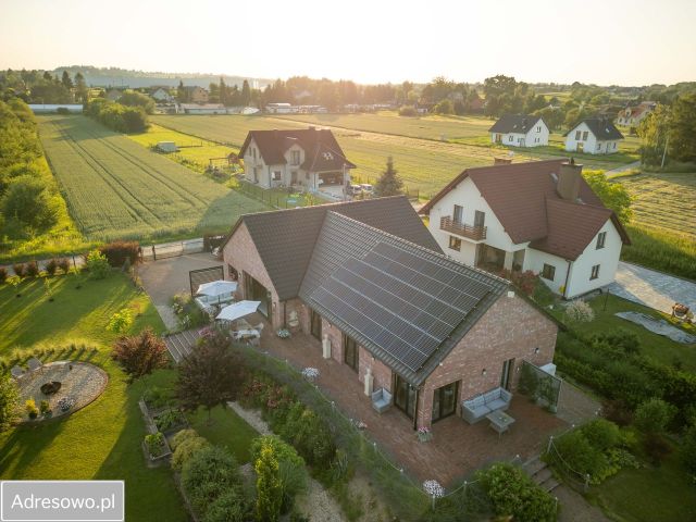 dom wolnostojący, 5 pokoi Targowisko. Zdjęcie 1