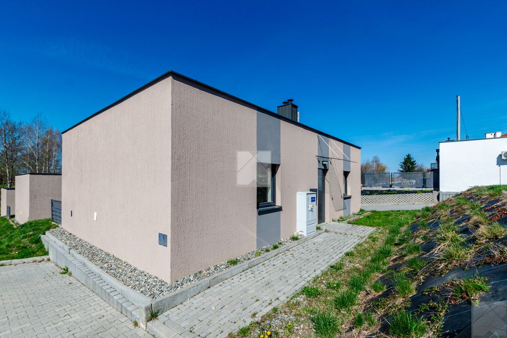 dom wolnostojący, 3 pokoje Rzeszów Słocina, ul. ks. Andrzeja Pasterczyka. Zdjęcie 3