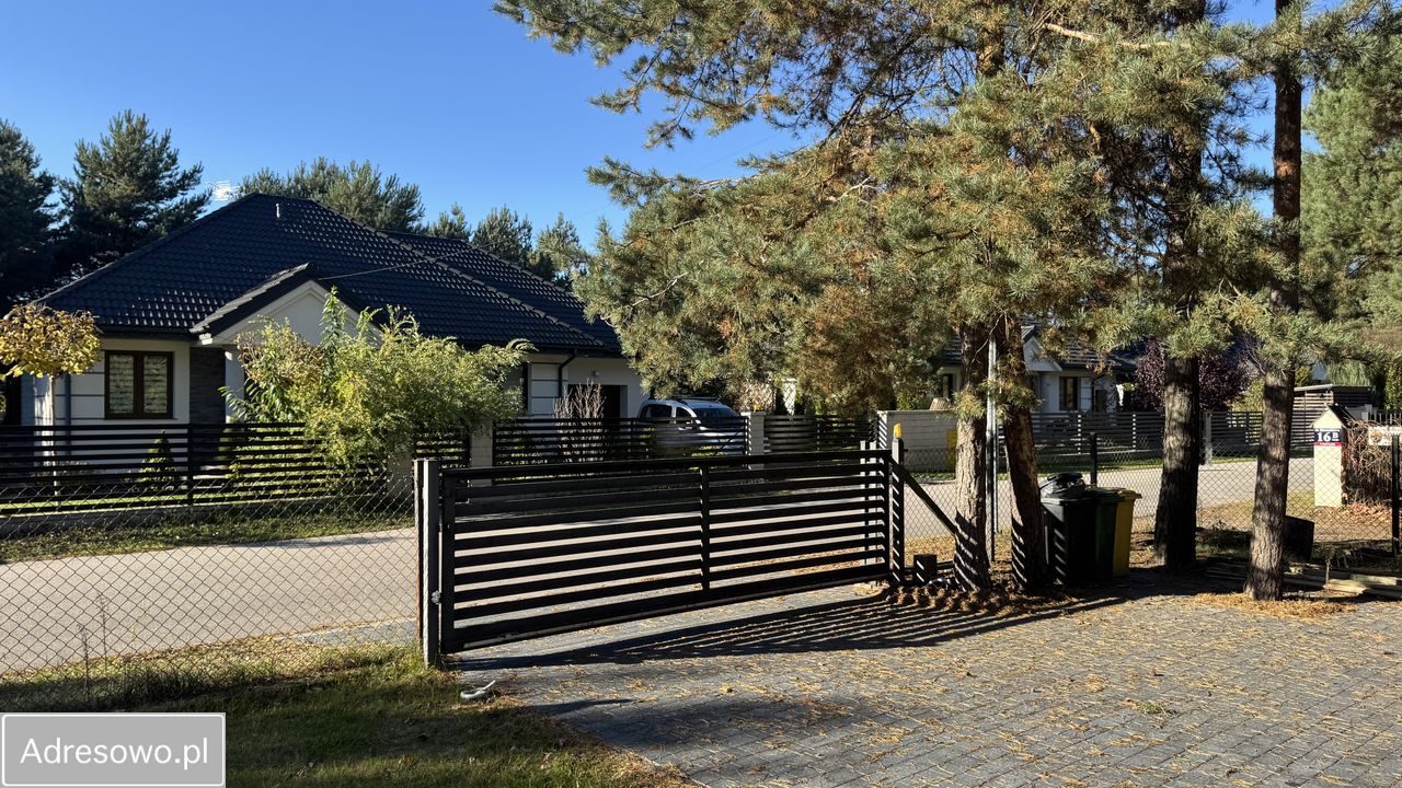 dom wolnostojący, 5 pokoi Poddębie. Zdjęcie 3