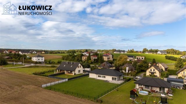 dom wolnostojący, 4 pokoje Pisarzowice. Zdjęcie 32